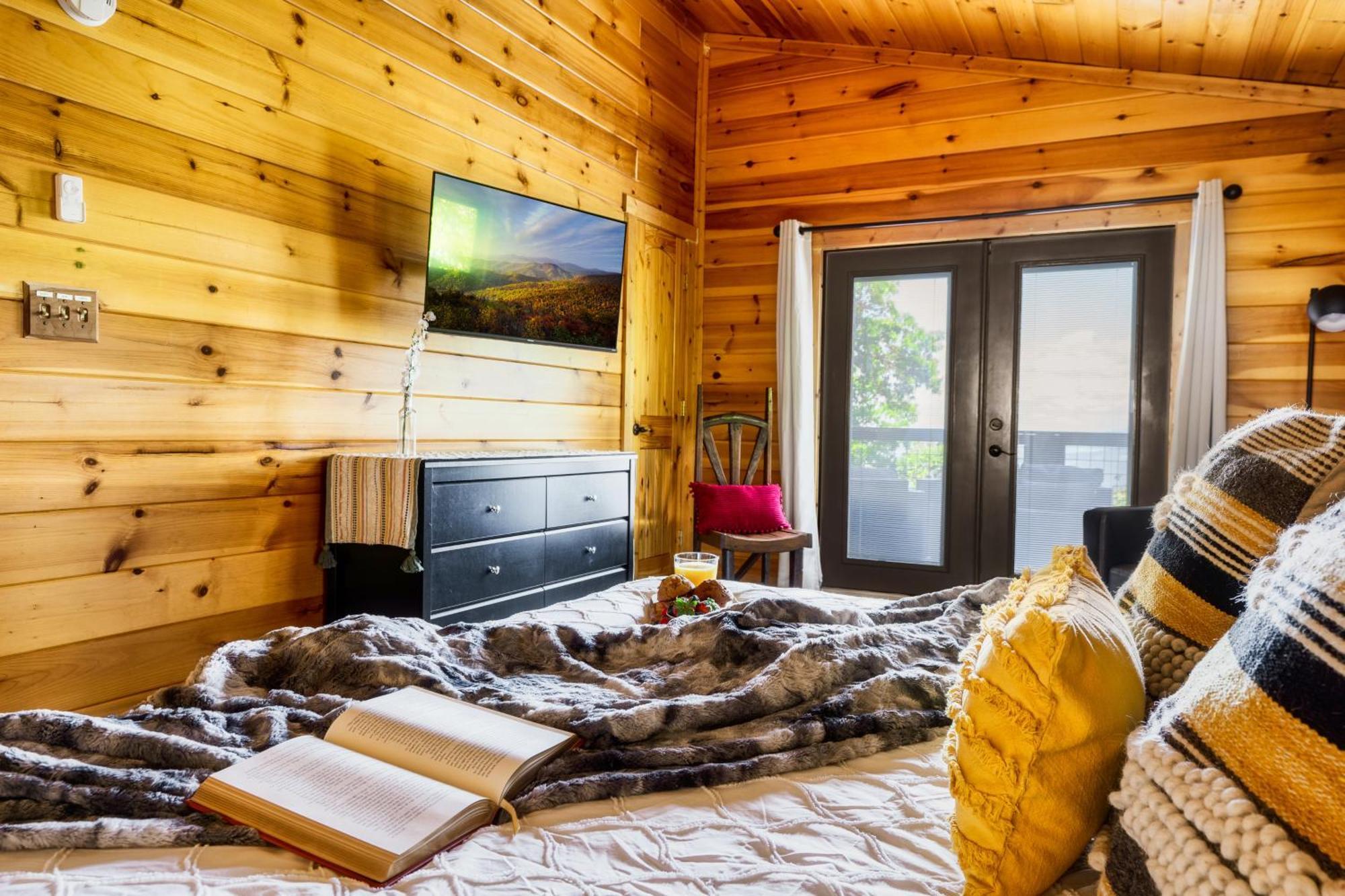 Woodhaven - Private - 3 Suites - Gorgeous Views - 3 Pools - Gamerm - Hottub - Lots Of Bears Gatlinburg Exteriér fotografie