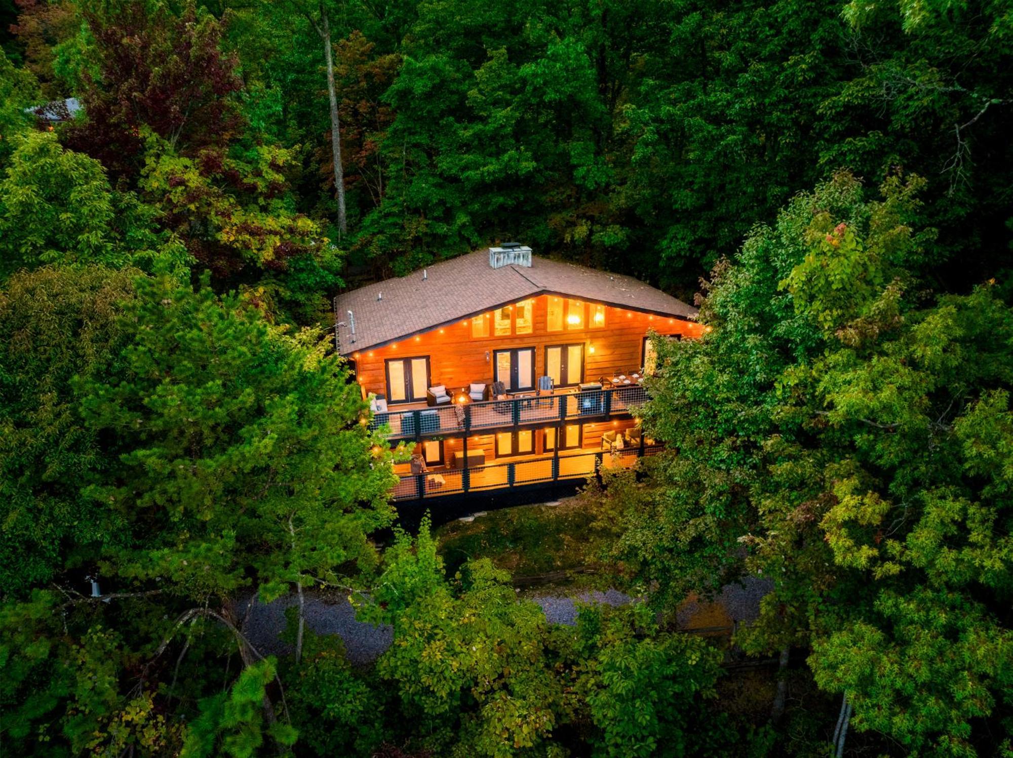 Woodhaven - Private - 3 Suites - Gorgeous Views - 3 Pools - Gamerm - Hottub - Lots Of Bears Gatlinburg Exteriér fotografie