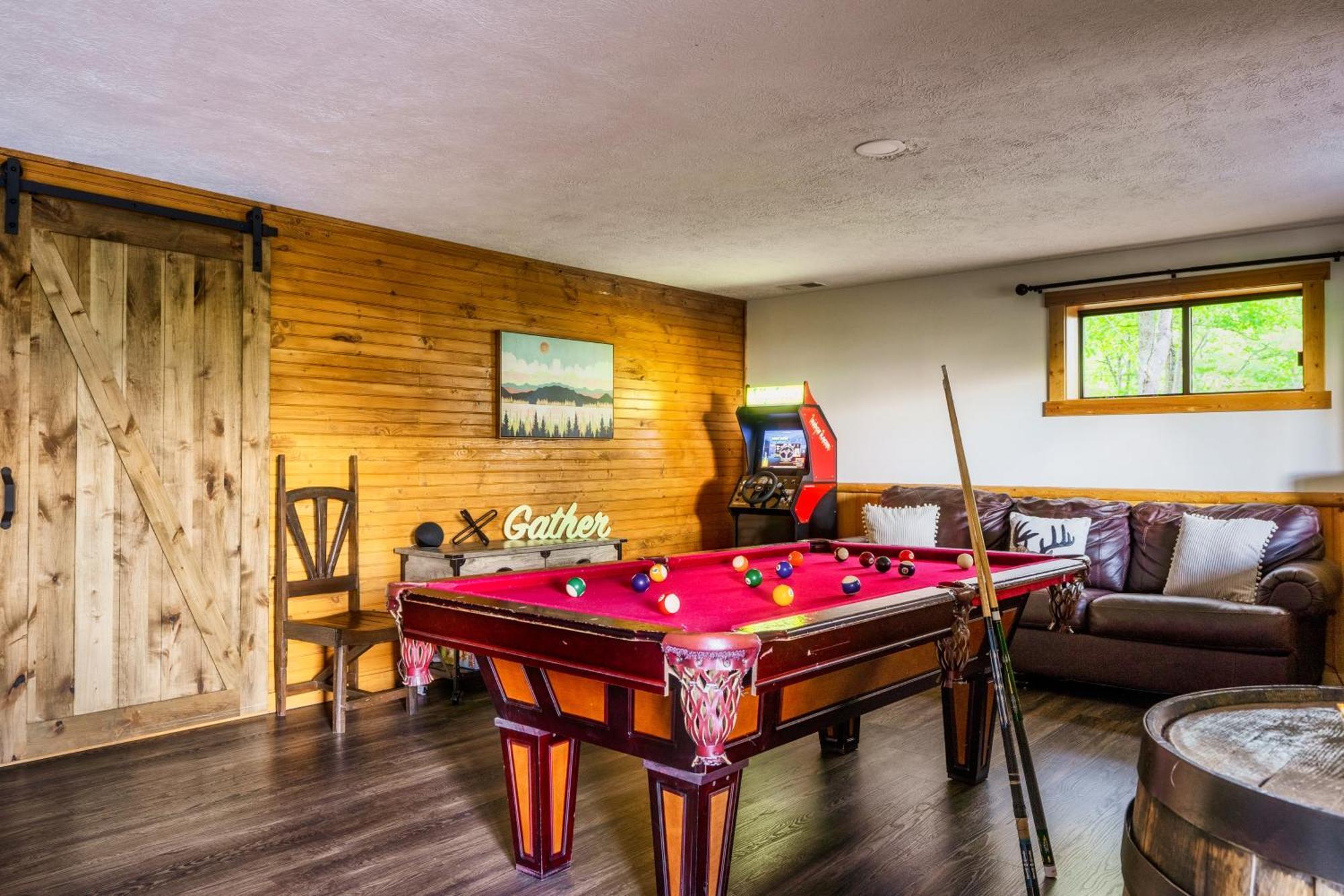 Woodhaven - Private - 3 Suites - Gorgeous Views - 3 Pools - Gamerm - Hottub - Lots Of Bears Gatlinburg Exteriér fotografie