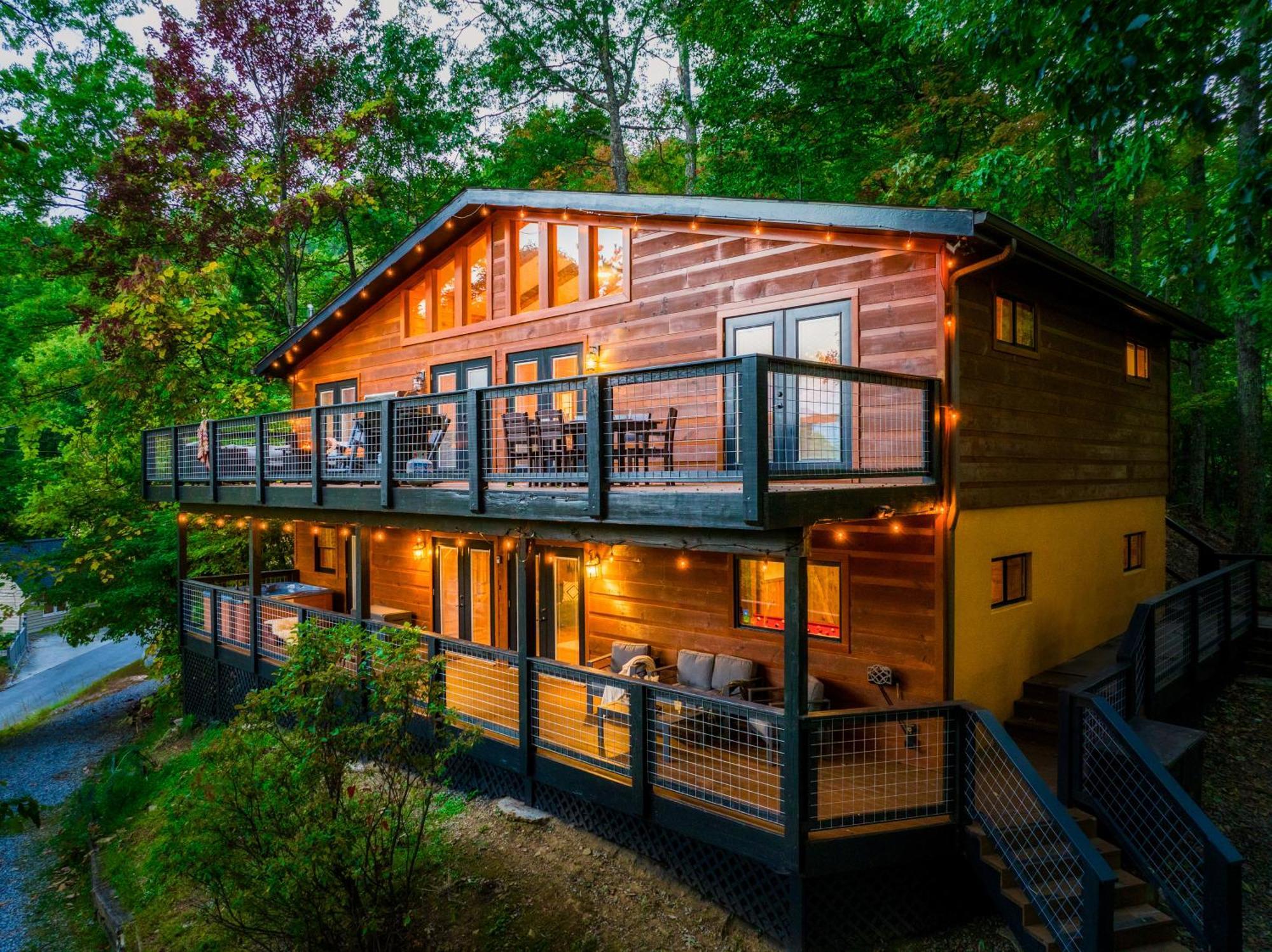 Woodhaven - Private - 3 Suites - Gorgeous Views - 3 Pools - Gamerm - Hottub - Lots Of Bears Gatlinburg Exteriér fotografie