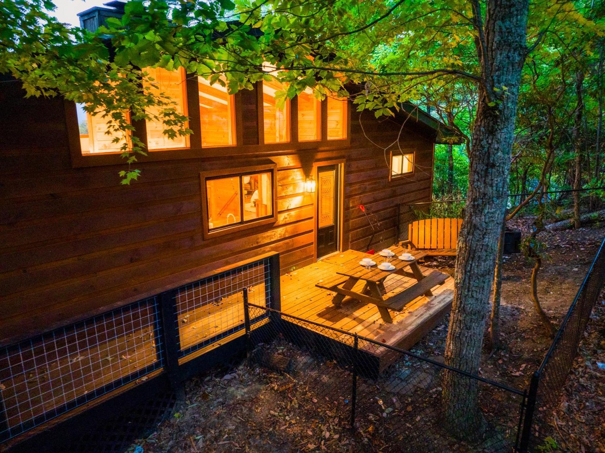 Woodhaven - Private - 3 Suites - Gorgeous Views - 3 Pools - Gamerm - Hottub - Lots Of Bears Gatlinburg Exteriér fotografie