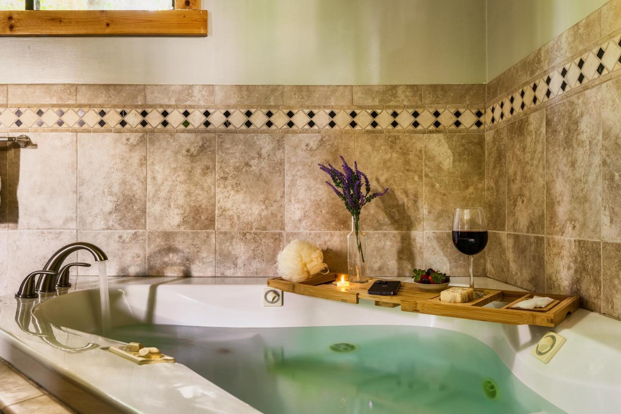 Woodhaven - Private - 3 Suites - Gorgeous Views - 3 Pools - Gamerm - Hottub - Lots Of Bears Gatlinburg Exteriér fotografie