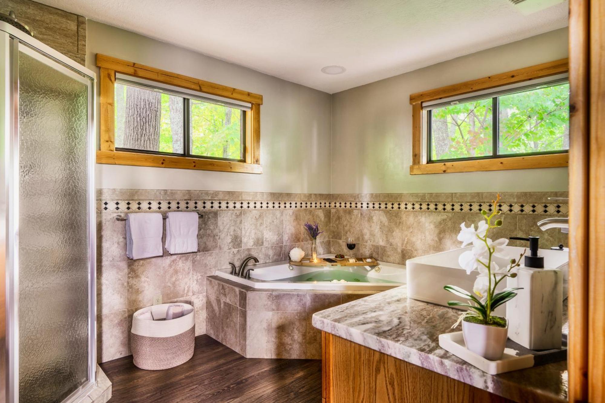 Woodhaven - Private - 3 Suites - Gorgeous Views - 3 Pools - Gamerm - Hottub - Lots Of Bears Gatlinburg Exteriér fotografie